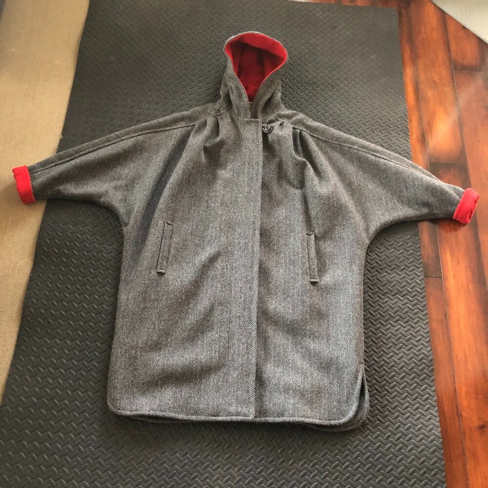 VINTAGE CPI HOODED GREY HERRINGBONE TWEED WOOL COAT WITH RED ACCENTS BATWING